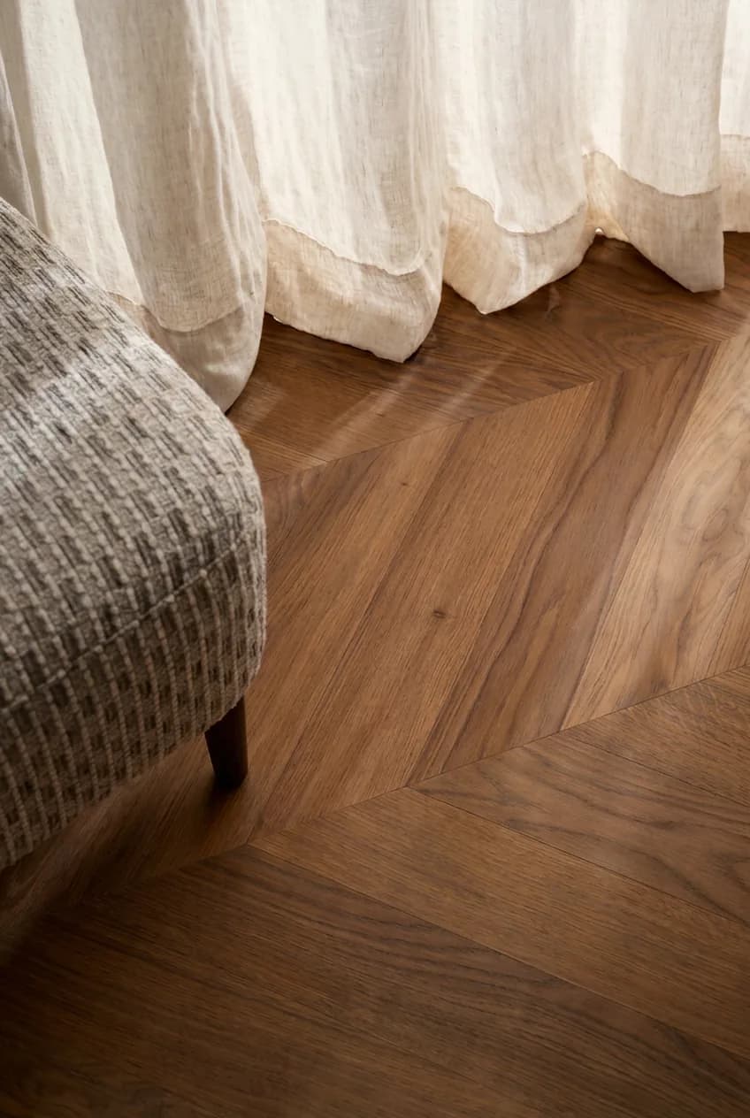 Castle Brown, chevron i eg
